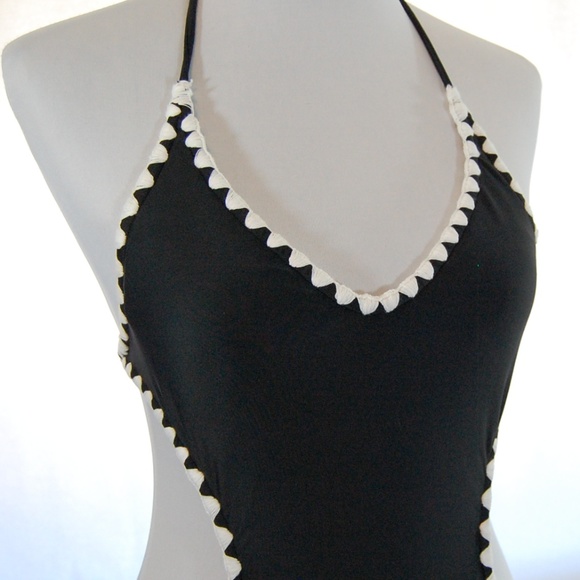 SALE -- Venus Shell Stitch Monokini (NWT) - Picture 6 of 8